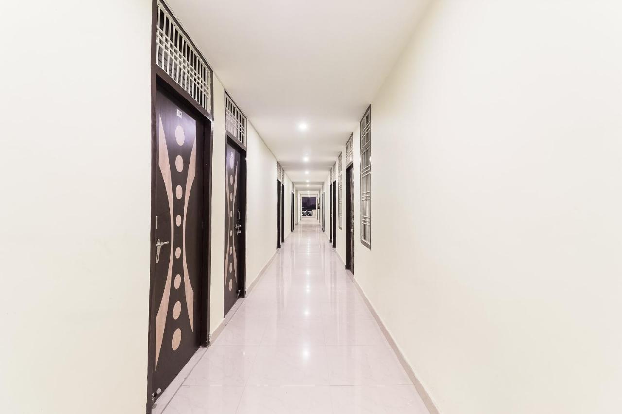 Spot On 63000 Hotel S.S. Plaza Banthra Sikandarpur Εξωτερικό φωτογραφία