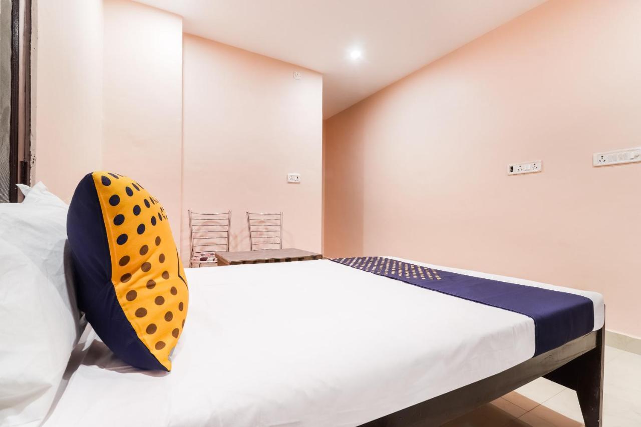 Spot On 63000 Hotel S.S. Plaza Banthra Sikandarpur Εξωτερικό φωτογραφία